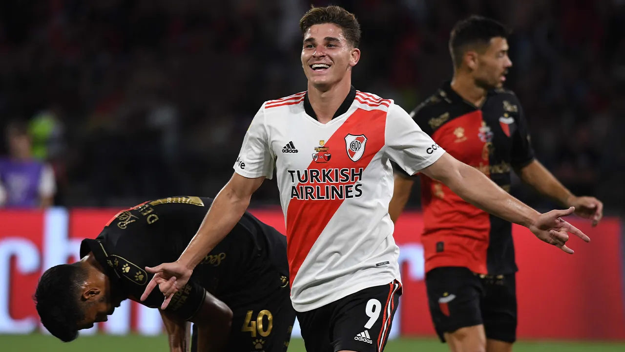 julian alvarez vs colon